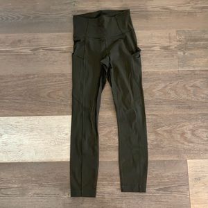 Lululemon green workout pants with pockets